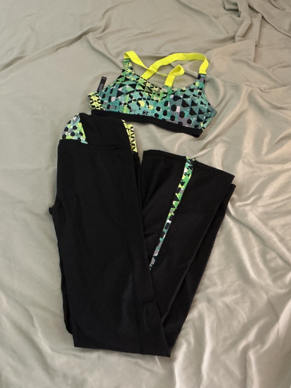 Victoria’s Secret SPORT matching supermodel pant and lightweight sports bra